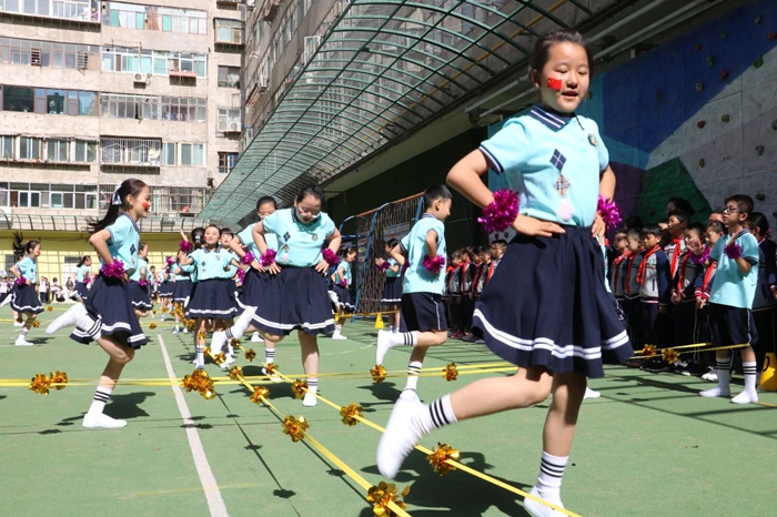 在近